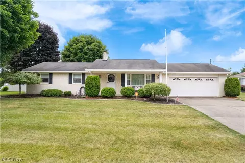 329 Lori Ave NE, Massillon, OH 44646