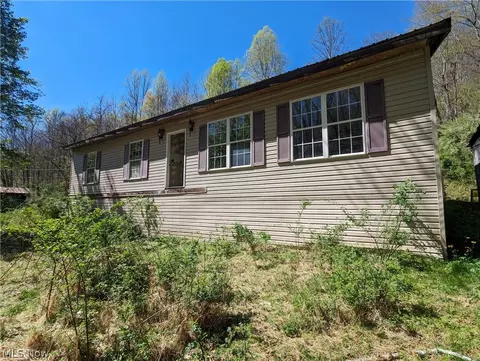 994 Sugarcamp Road Rd, Big Bend, WV 26136