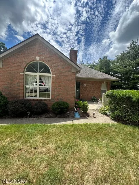 7802 Brittanny Dr NE, North Canton, OH 44720