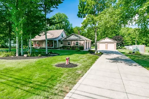 7710 Brakeman Rd, Leroy, OH 44077