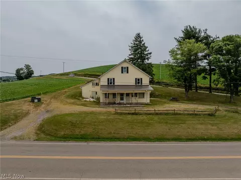 513 NW Ragersville Rd, Sugarcreek, OH 44681