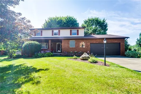 5750 Linder Cir NE, Canton, OH 44721