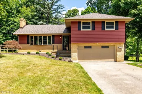 17000 Albion Rd, Strongsville, OH 44136