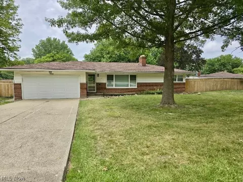 7735 Ragall Pkwy, Cleveland, OH 44130