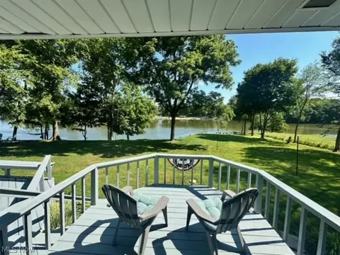 484 Hickery Cir, Willard, OH 44890 photo 6