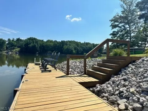 484 Hickery Cir, Willard, OH 44890 photo 10