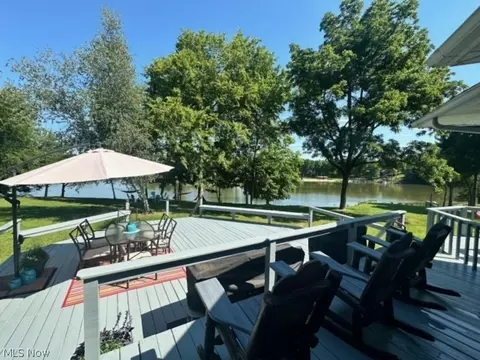 484 Hickery Cir, Willard, OH 44890 photo 5