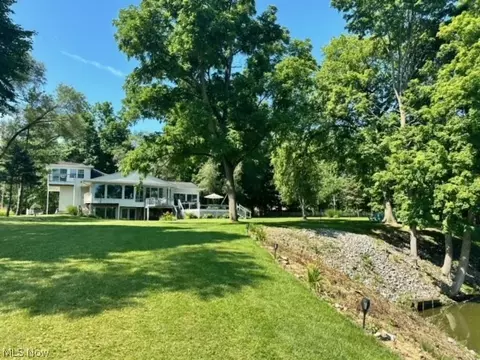 484 Hickery Cir, Willard, OH 44890 photo 13
