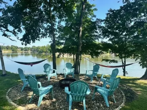 484 Hickery Cir, Willard, OH 44890 photo 7