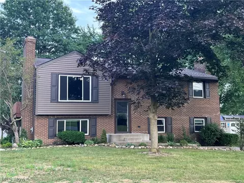 3145 List St NW, Massillon, OH 44646