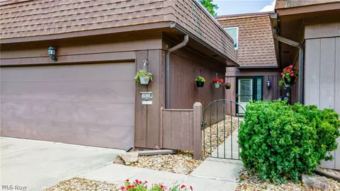 19238 Idlewood Trl, Strongsville, OH 44149
