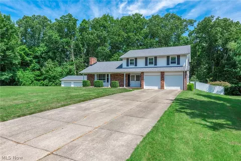 1575 Laurie Ln, Hinckley, OH 44233