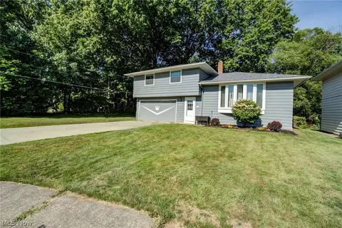 1910 Kennedy Dr, Wickliffe, OH 44092