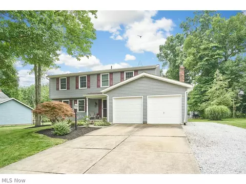 4915 Heights Dr, Stow, OH 44224