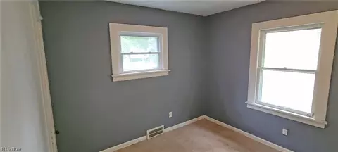 Bedroom - 1550 E 219th St, Euclid, OH 44117 photo 2 of 5