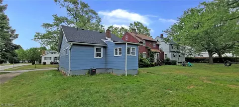 Exterior - 1550 E 219th St, Euclid, OH 44117 photo 5 of 5
