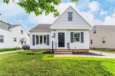 181 E 294th St, Willowick, OH 44095