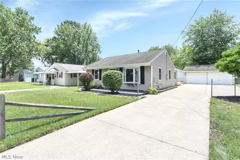 Exterior - 623 Case Ave, Elyria, OH 44035 photo 2 of 12