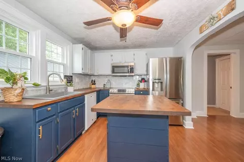 4106 North St, Beloit, OH 44609 photo 8