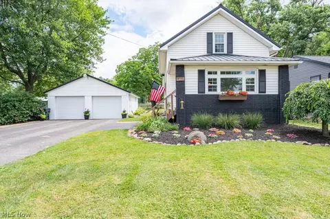 4106 North St, Beloit, OH 44609