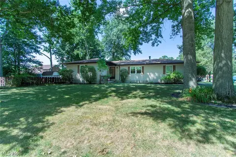 8838 Harris Ct NW, North Ridgeville, OH 44039