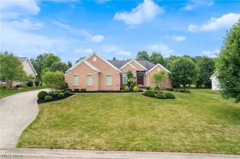 5548 Brook Run Ave NE, Louisville, OH 44641