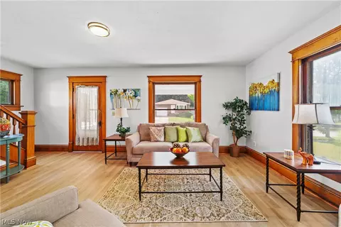 Living - 134 Summit St, Wadsworth, OH 44281 photo 3 of 3