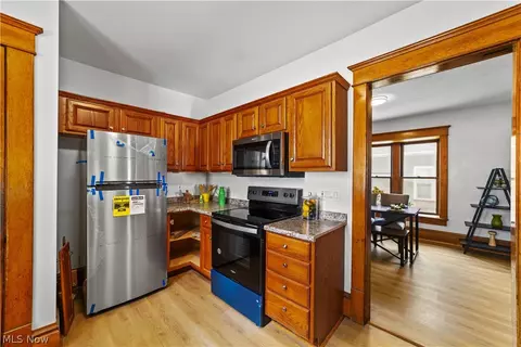 Kitchen - 134 Summit St, Wadsworth, OH 44281 photo 2 of 2