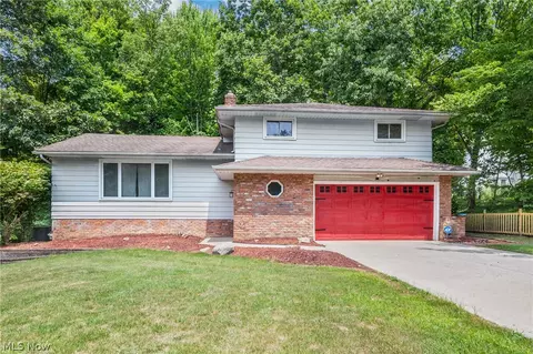 31875 Farm Dr, Solon, OH 44139