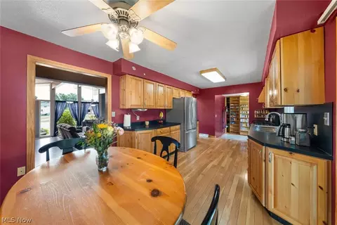 4051 Rollingview Dr, Seven Hills, OH 44131 photo 11