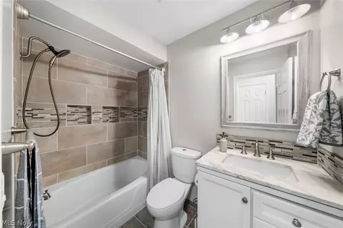 4051 Rollingview Dr, Seven Hills, OH 44131 photo 20