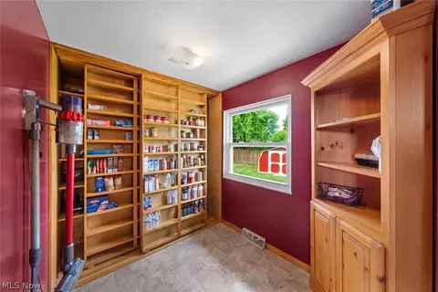 4051 Rollingview Dr, Seven Hills, OH 44131 photo 14