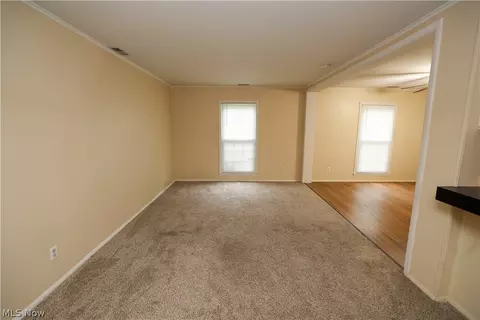 7325 Foxmill Rd, Mentor, OH 44060 photo 5