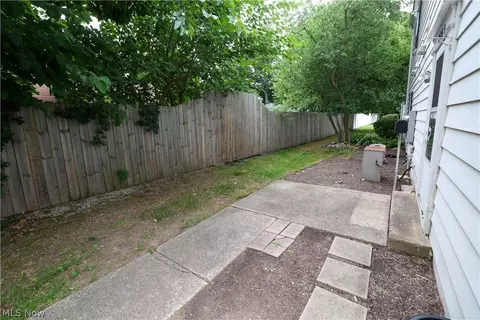 7325 Foxmill Rd, Mentor, OH 44060 photo 9