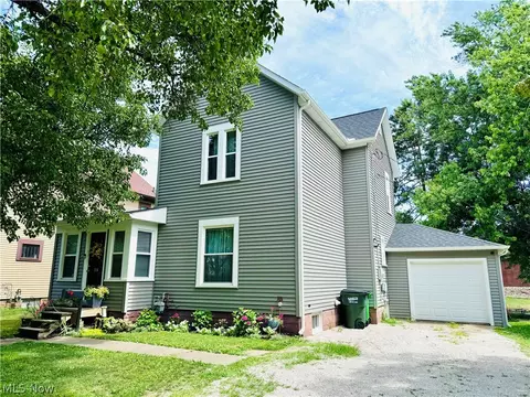 114 W Slingluff Ave, Dover, OH 44622