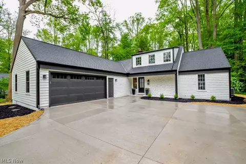 461 Chagrin River Rd, Gates Mills, OH 44040