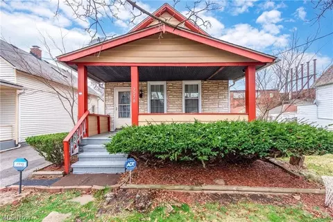 3278 W 61st St, Cleveland, OH 44102