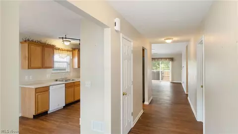 3956 Marsh Creek Ln, Rootstown, OH 44272 photo 2