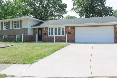 Exterior - 1701 Tower Blvd, Lorain, OH 44053 photo 4 of 4