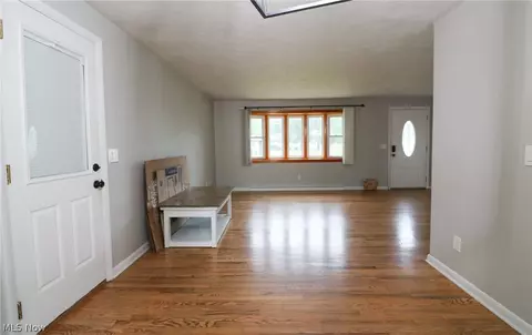 Living - 1701 Tower Blvd, Lorain, OH 44053 photo 2 of 3
