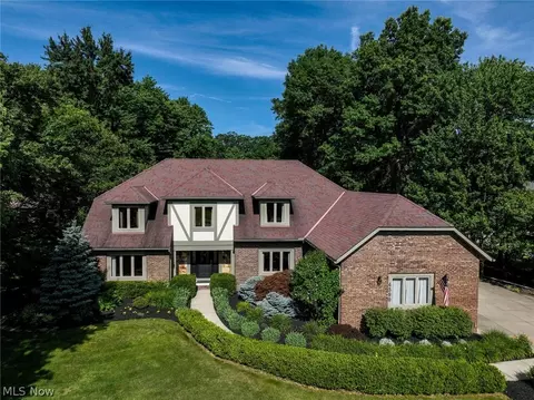 4590 Silver Crk, Brecksville, OH 44141