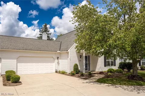 10267 Orchard Hill Ln #44R, Twinsburg, OH 44087