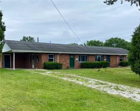 8644 Orchardvale St, Louisville, OH 44641
