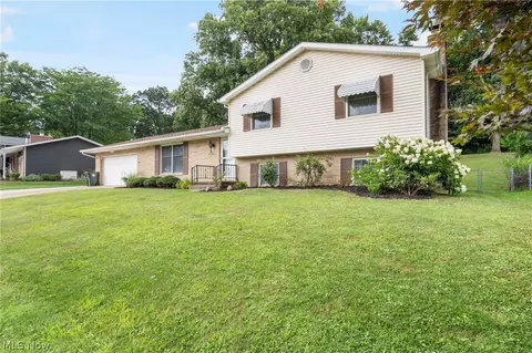 3401 Dapplegray St NW, Canton, OH 44709
