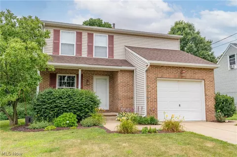 2111 Oak Ave SE, Massillon, OH 44646