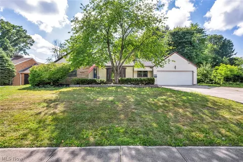 6604 Solon Blvd, Solon, OH 44139
