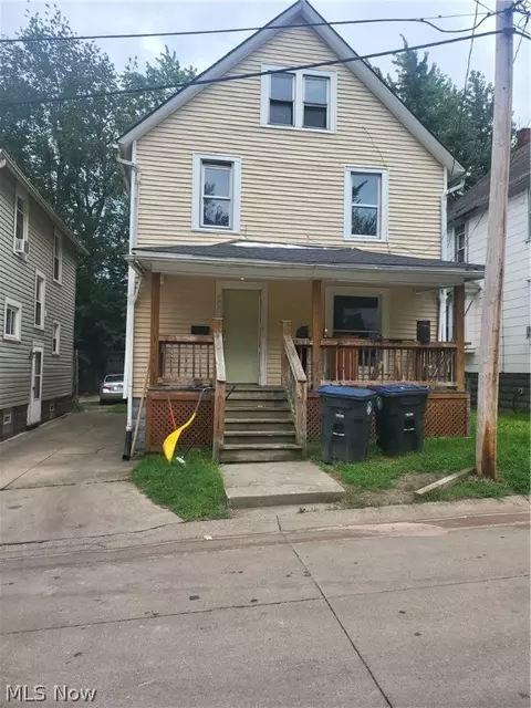 383 Gibbs Pl, Akron, OH 44306