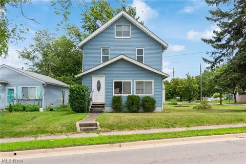 675 Dan St, Akron, OH 44310