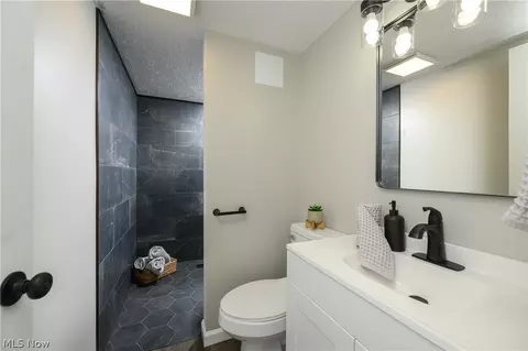 Bath - 4855 4th NW, Canton, OH 44708 photo 3 of 3
