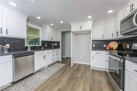 Kitchen - 4855 4th NW, Canton, OH 44708 photo 2 of 2